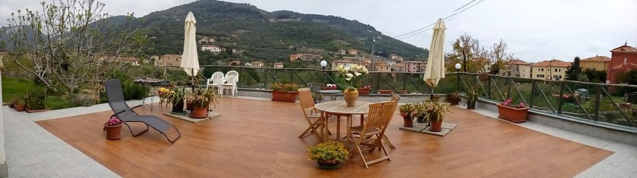 Casa Papaveri Rossi Finale Ligure Eksteriør bilde